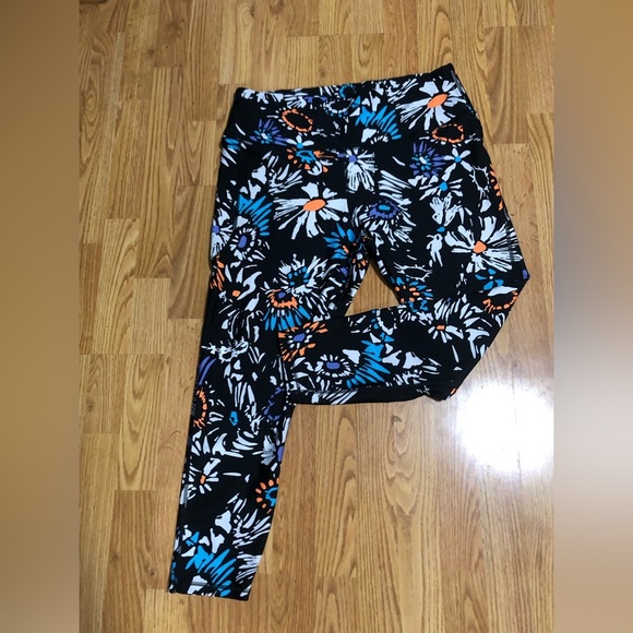 Under Armour Pants - Under Armour heat gear 2XL ankle leggings